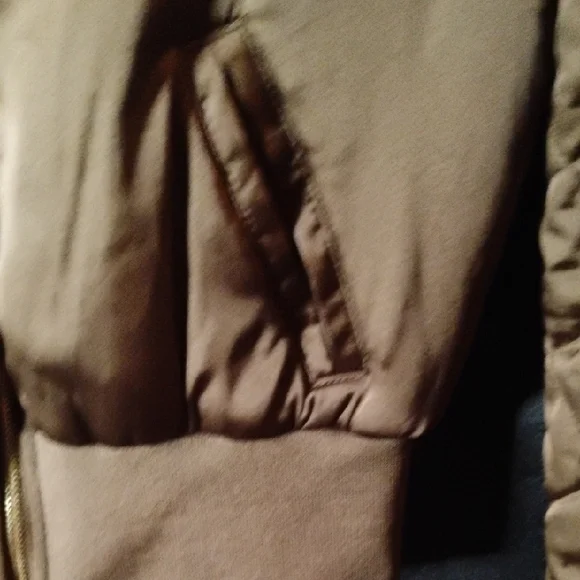 H&M Tan Bomber Jacket with Quilted Sleeves - Picture 4 of 9